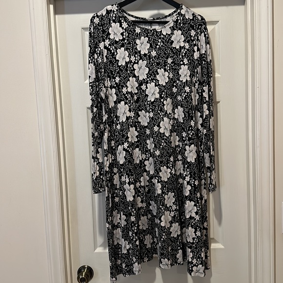 Old Navy XL Dress - Picture 2 of 6